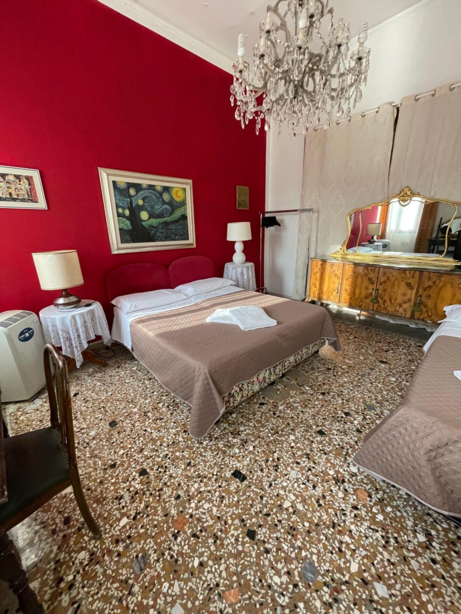 Princess Guest House Canal View Venecia Exterior foto
