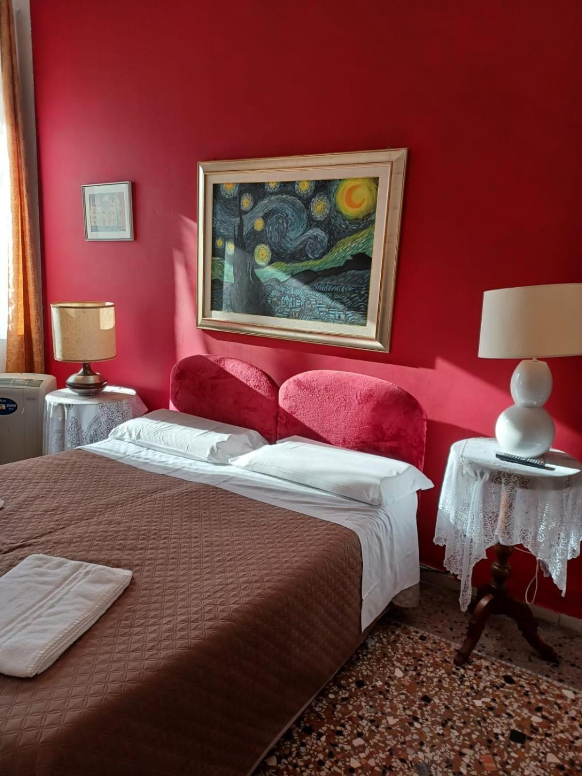 Princess Guest House Canal View Venecia Exterior foto