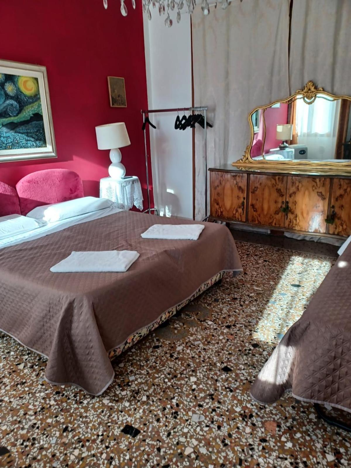 Princess Guest House Canal View Venecia Exterior foto