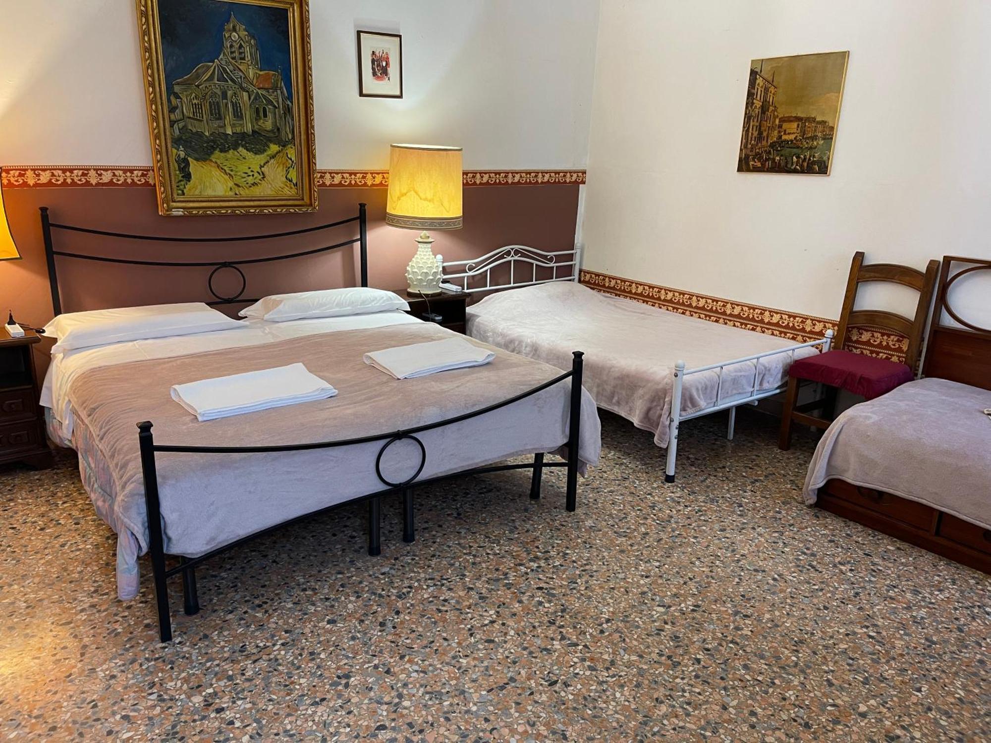 Princess Guest House Canal View Venecia Exterior foto